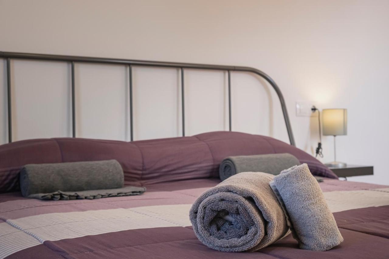 Vistalroque Bed and Breakfast Arona  Eksteriør billede